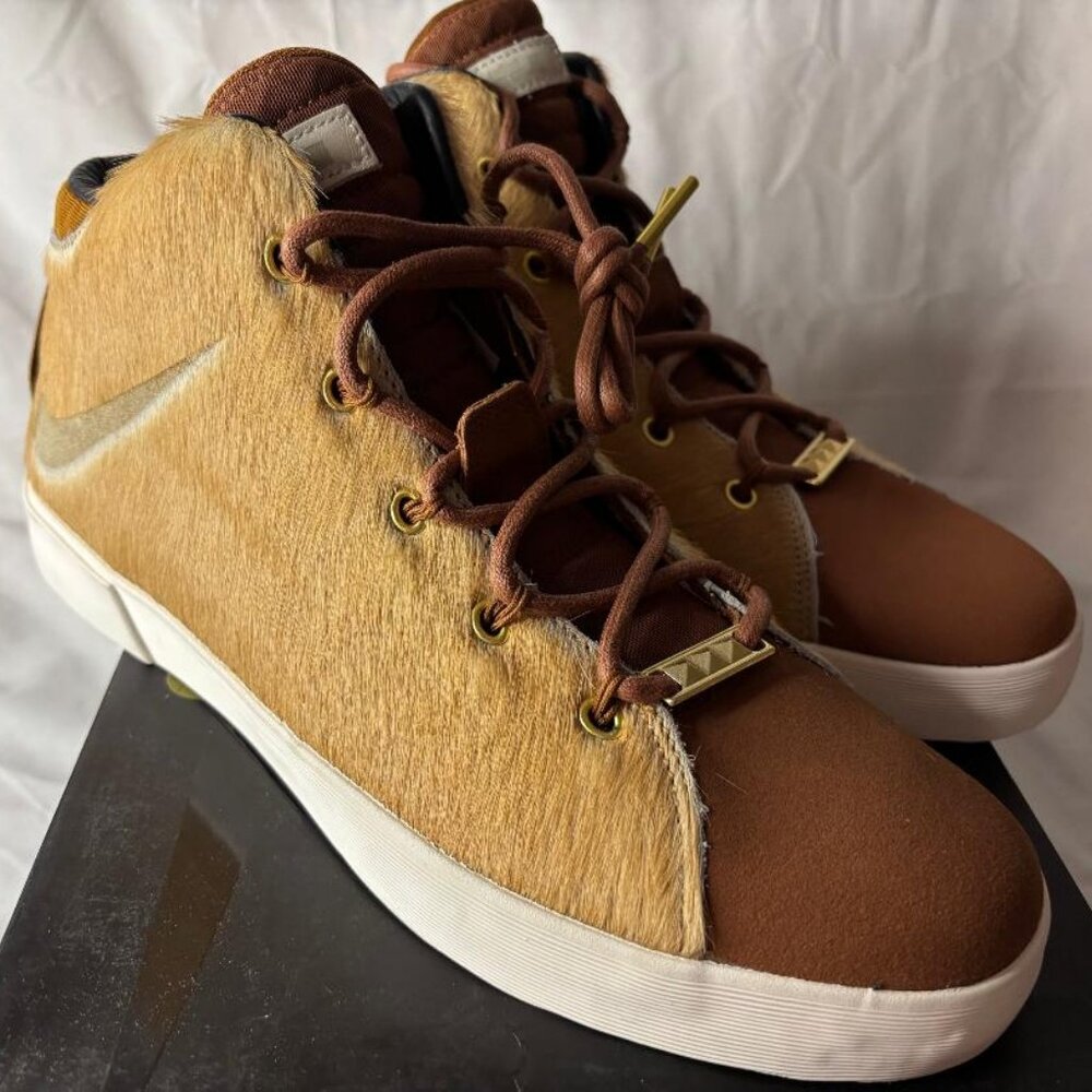 Nike Lebron XII NSW Lion Shoes Size 10.5 QS "Lion's Mane" Made of Pony Hair